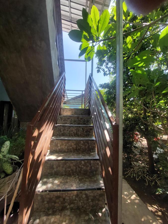D'Ru Guest House Labuan Bajo Exterior foto
